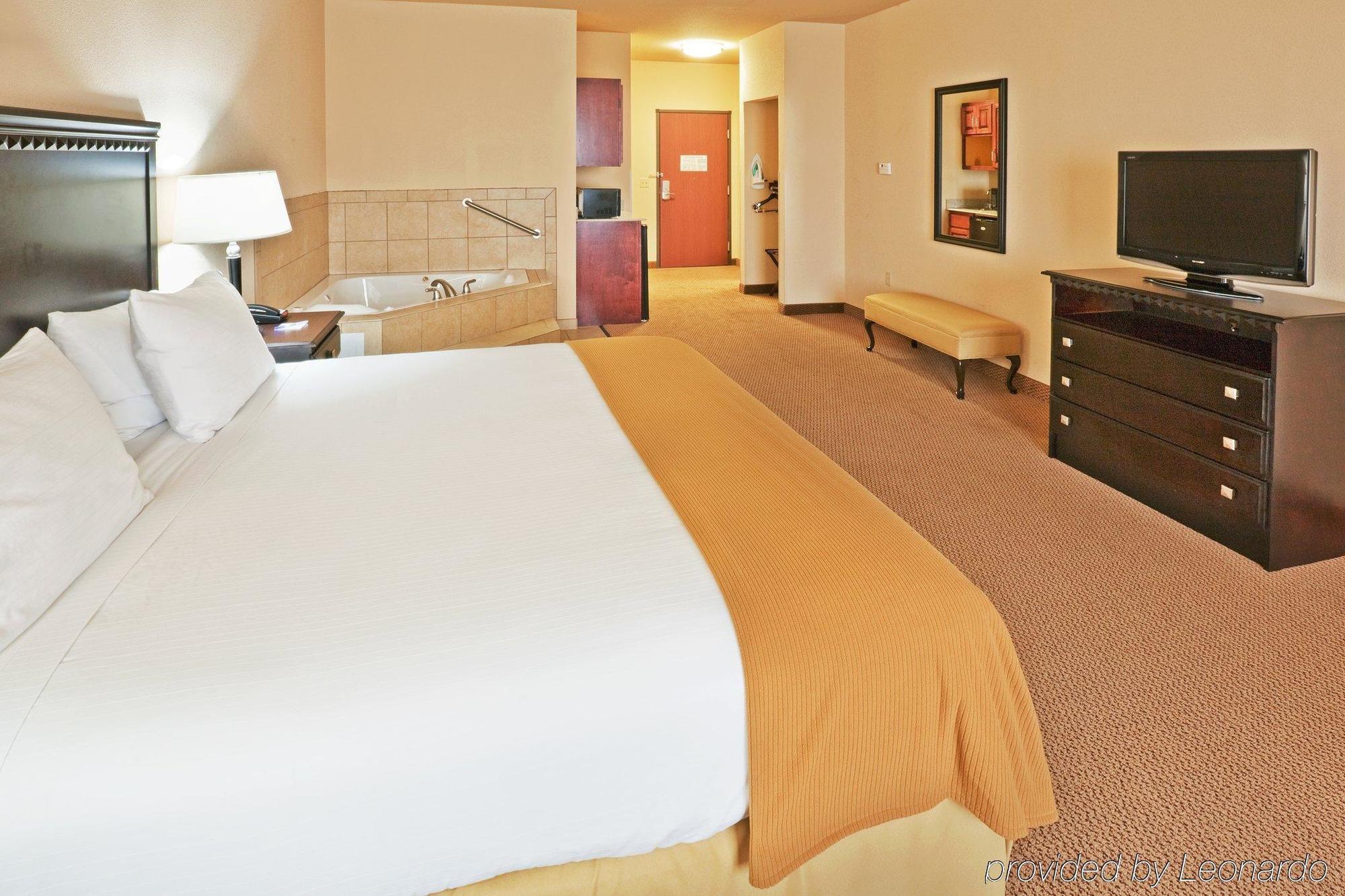 Holiday Inn Express Hotel And Suites Altus By Ihg Exterior photo